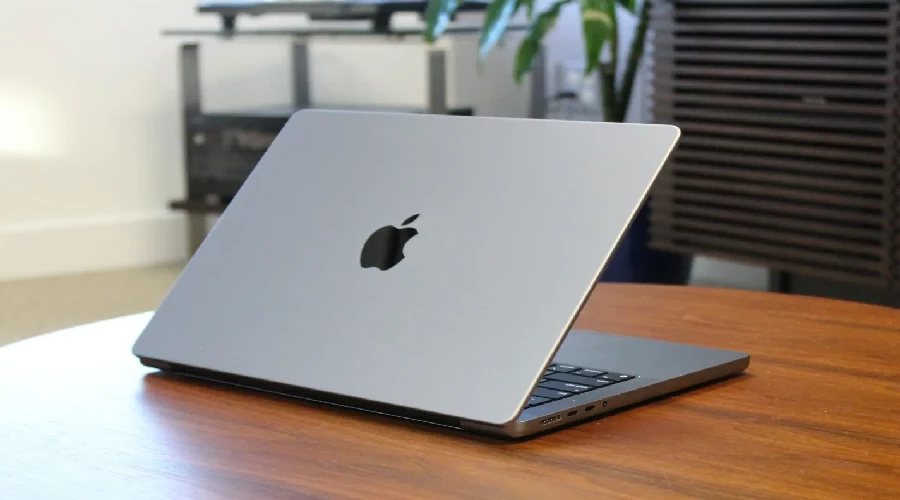 Apple MacBook Pro 14 (M2)